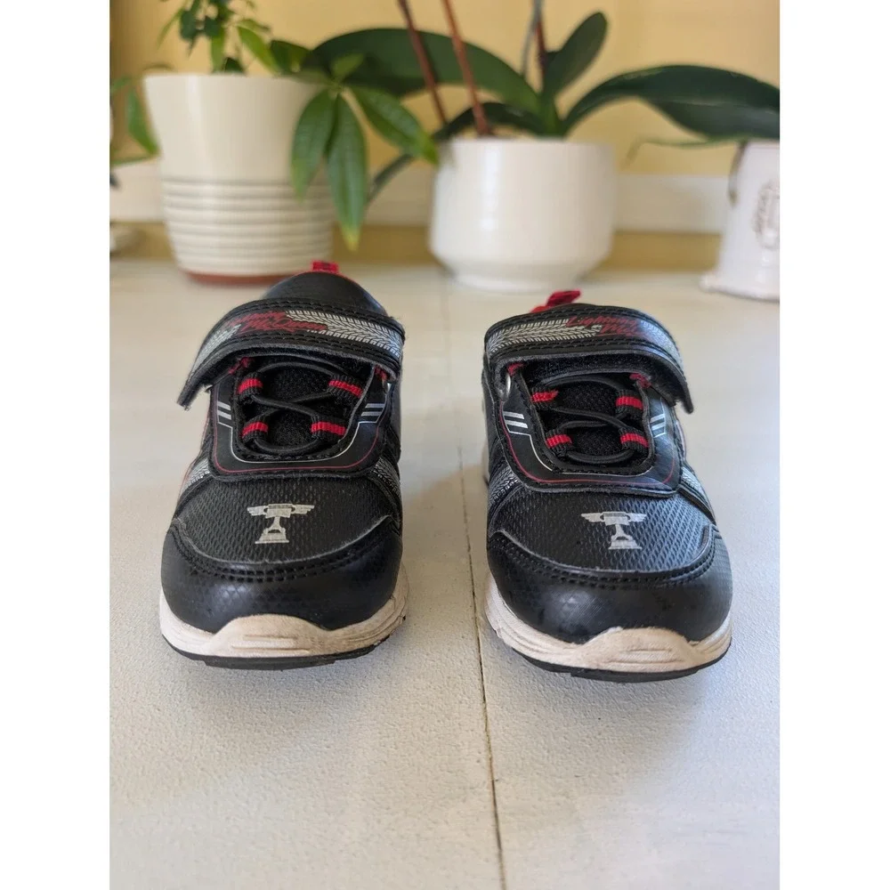 Lightning McQueen Boys Sneakers Shoes Sz 7 Light Up Cars 95 Racing Black Red